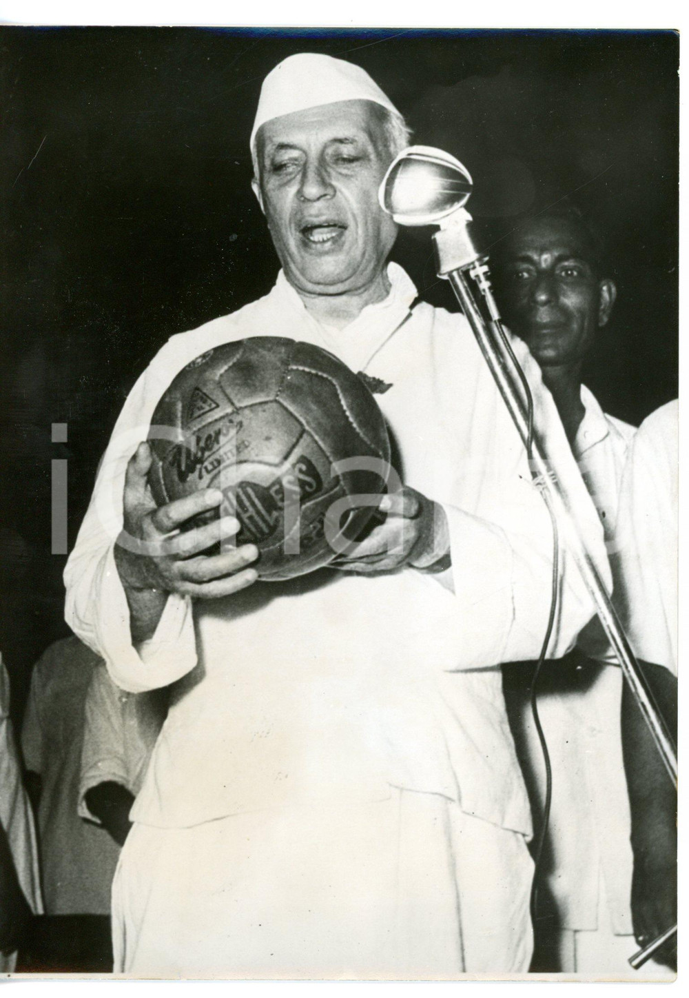 1960 DELHI Fonds de Solidarité - Jawaharlal NEHRU vende all'asta palla da calcio