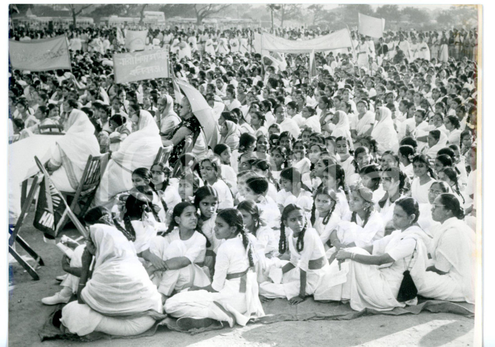 1962 CALCUTTA Guerra sino-indiana - Donne indiane durante protesta silenziosa