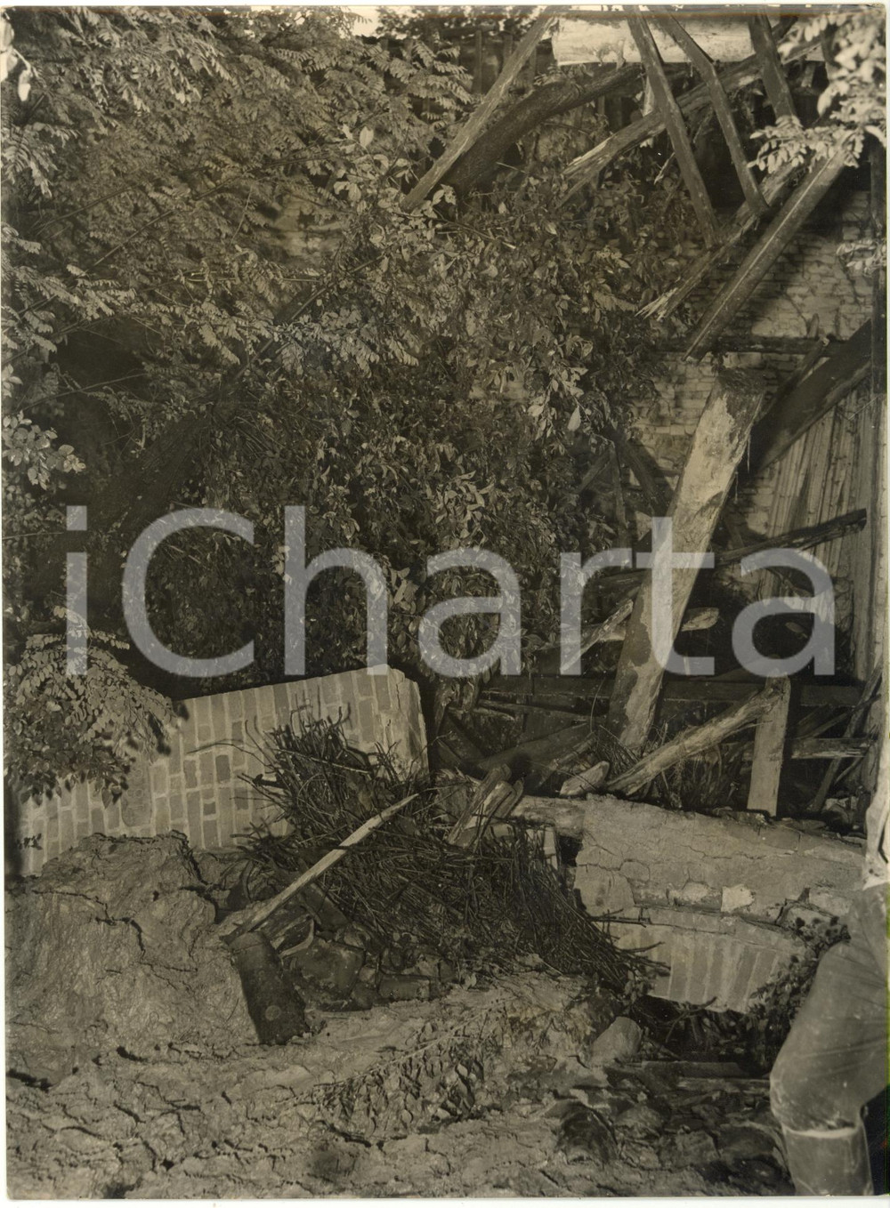 1954 SAN SEBASTIANO DA PO (TO) Macerie della frana causata dalle piogge (2) 
