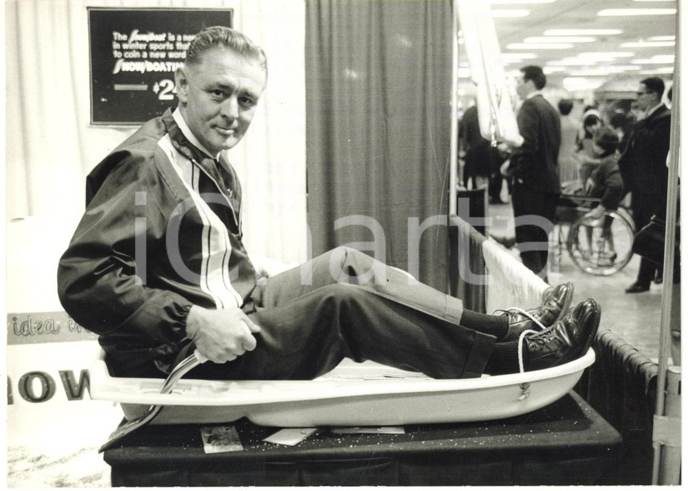 1967 NEW YORK Coliseum - Presentazione nuovo slittino con timone e freno *Foto