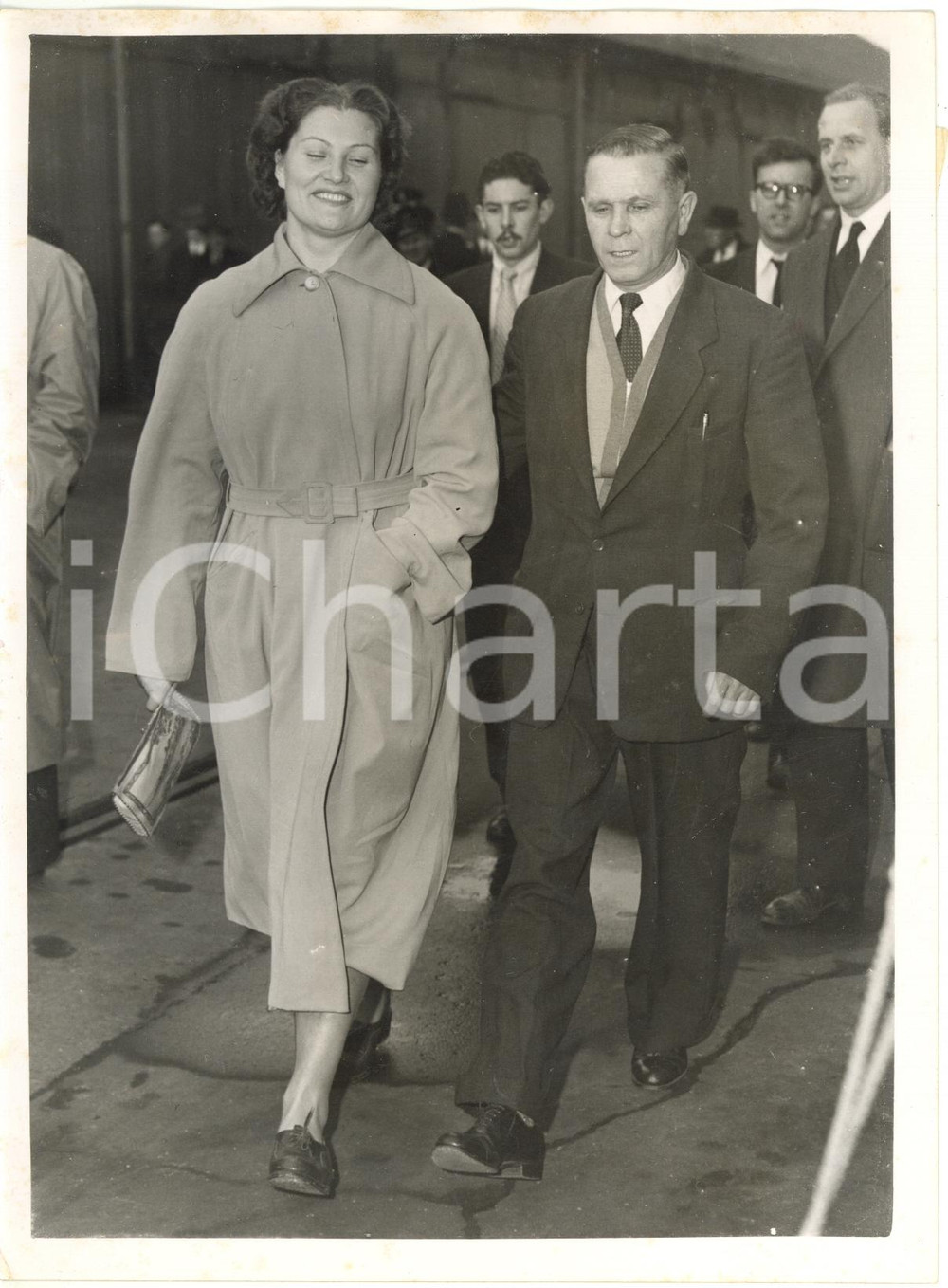 1956 LONDON - Russian discus thrower Nina PONOMAREVA at Surrey Commercial Docks 