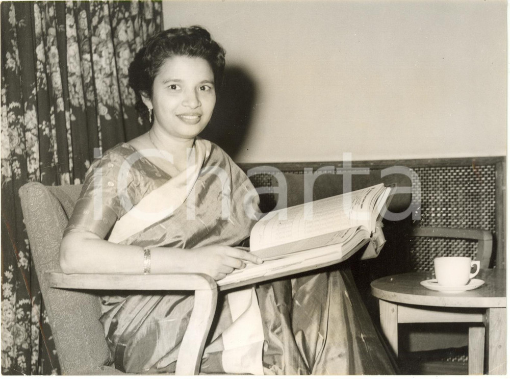 1958 LONDON Pan American World Airways - Receptionist Terese ROCHE from Bombay