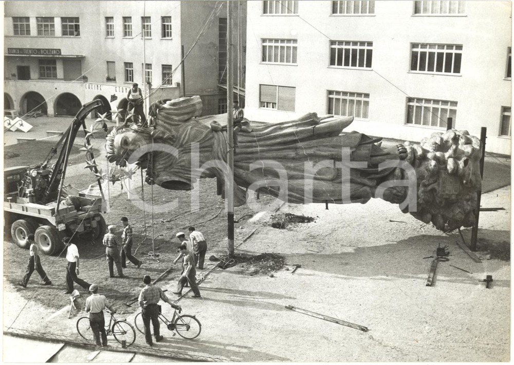 1956 ROVERETO (TN) Statua MADONNA DELLE FUNIVIE - Operazioni di trasporto (2)