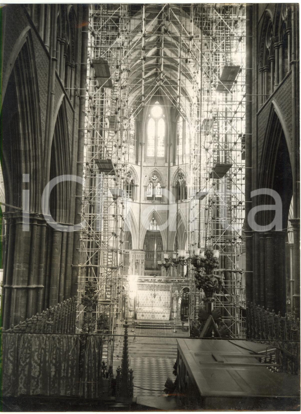 1956 LONDON Westminster Abbey - Restoration work in the roof lantern *Photo 
