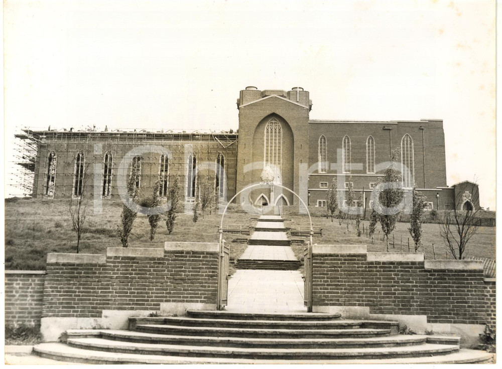 1958 GUILDFORD CATHEDRAL - Lavori di costruzione della navata *Fotografia 20x15