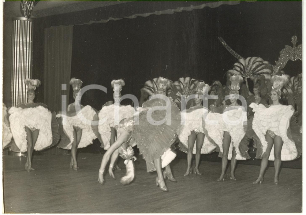 1961 PARIS Cabaret MOULIN ROUGE - Danseuses de FRENCH CANCAN *Photo 13x18