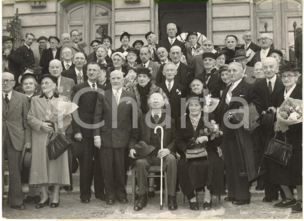 Fotografia d epoca originale 1957 PARIS HÃ´pital CORENTINCELTON Vingt Couples fÃªtent anniversaire de mariage 1