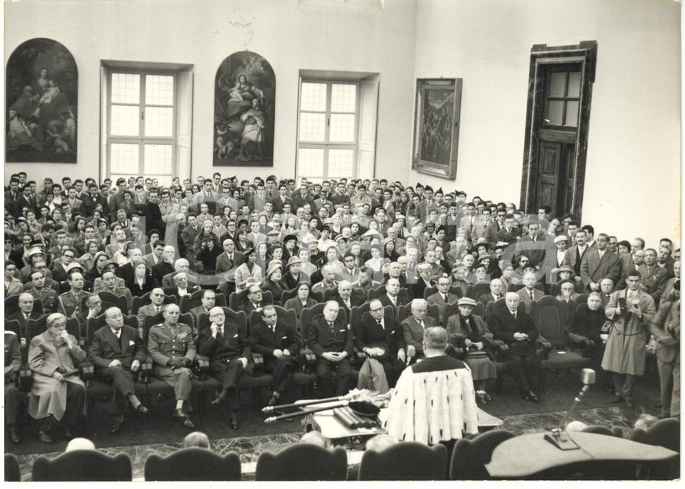 1957 UNIVERSITÀ DI TORINO - Aula magna gremita per consegna lauree ad honorem