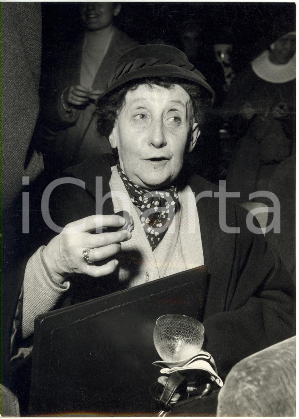 1957 TORINO - Consegna Premi della bontà - Teresa Quinta DE TOMA premiata *Foto