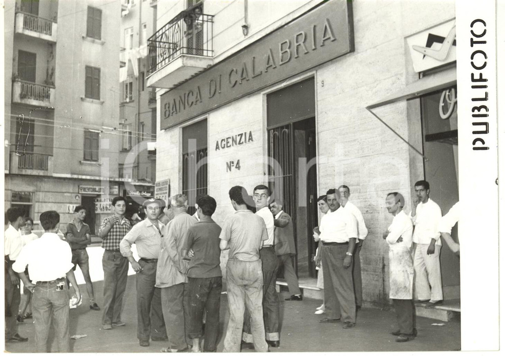 1958 NAPOLI VOMERO - Rapina alla BANCA DI CALABRIA - Folla di curiosi *Foto