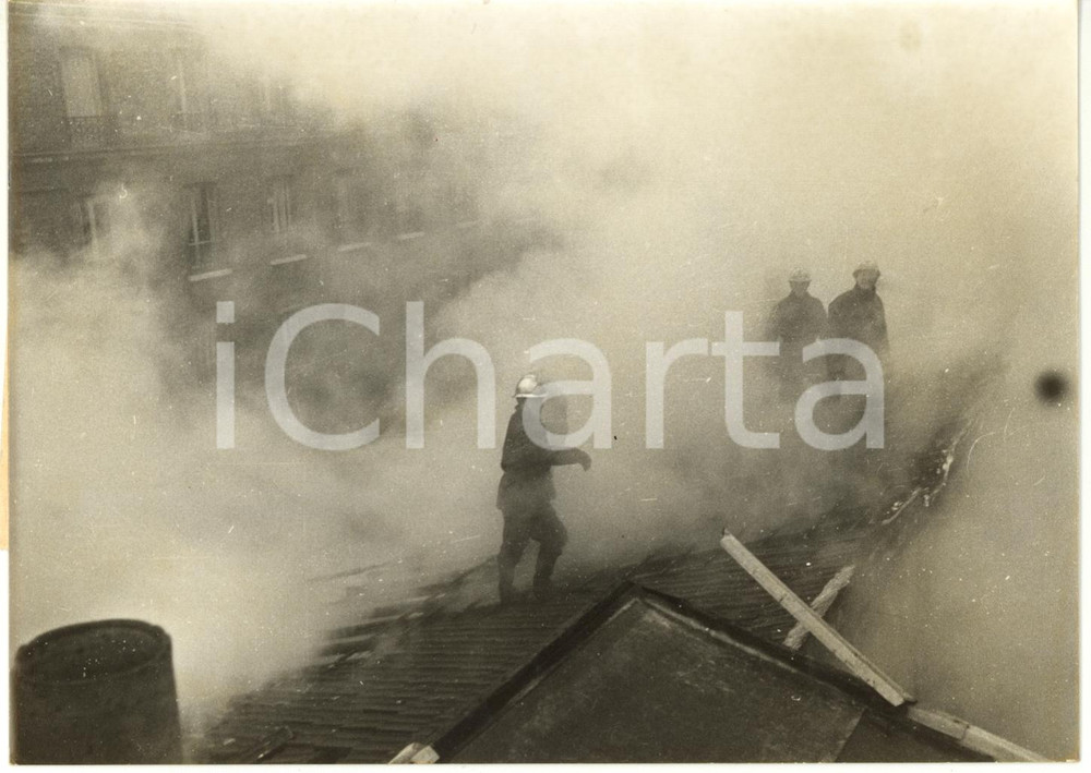 1962 PARIS Rue de Charenton - Incendie dans une fabrique d'appareils de radio