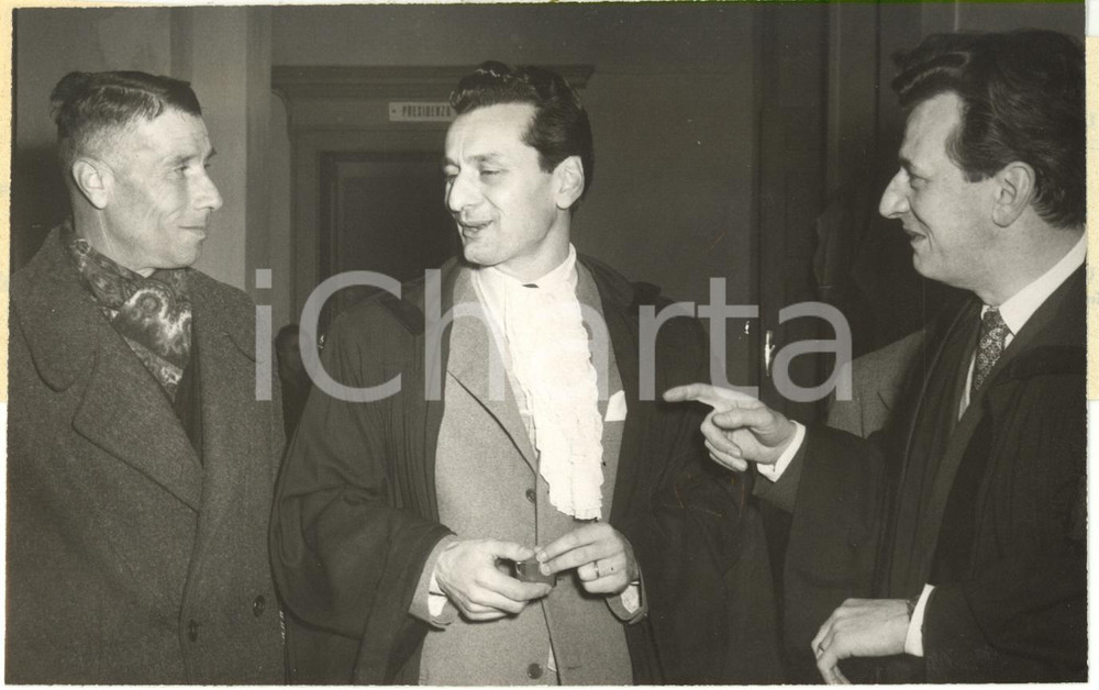 1955 ACQUI TERME (AL) - Carlo MIGLIARDI in tribunale con i suoi difensori *Foto