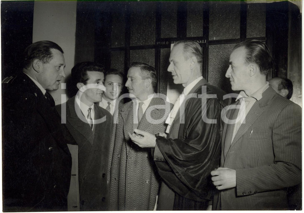 1955 AOSTA - DELITTO DI ENTRÈVES - Avvocato SALZA durante una pausa del processo