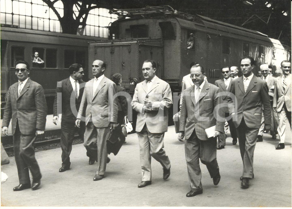 1957 MILANO Processo "Oro di Dongo" - Arrivo dei giudici in Stazione Centrale