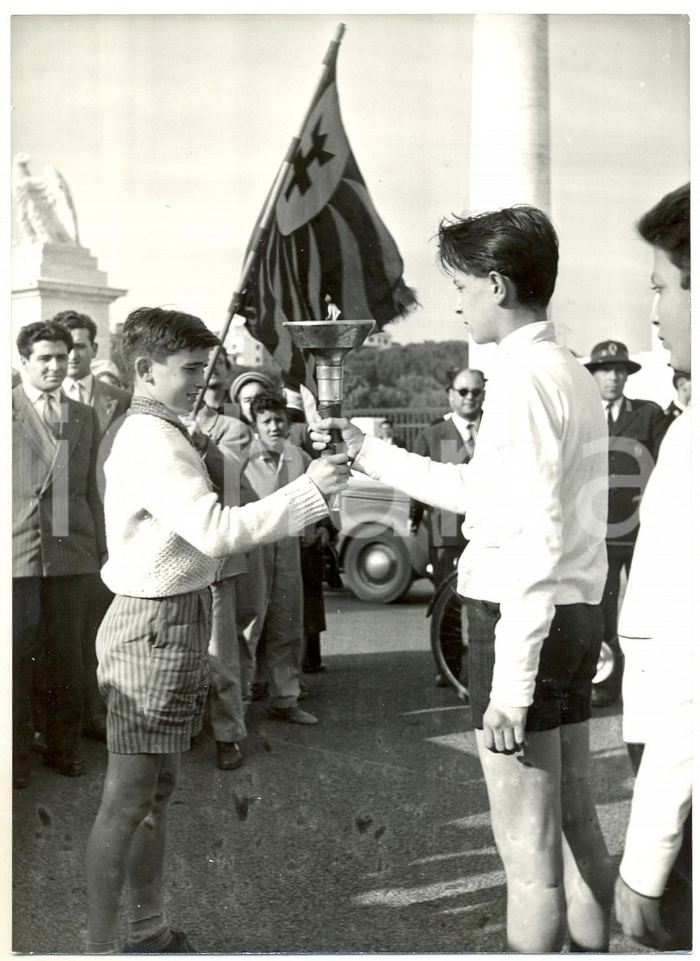 1954 ROMA Arrivo Staffetta della Luce da LOURDES - Passaggio della fiaccola
