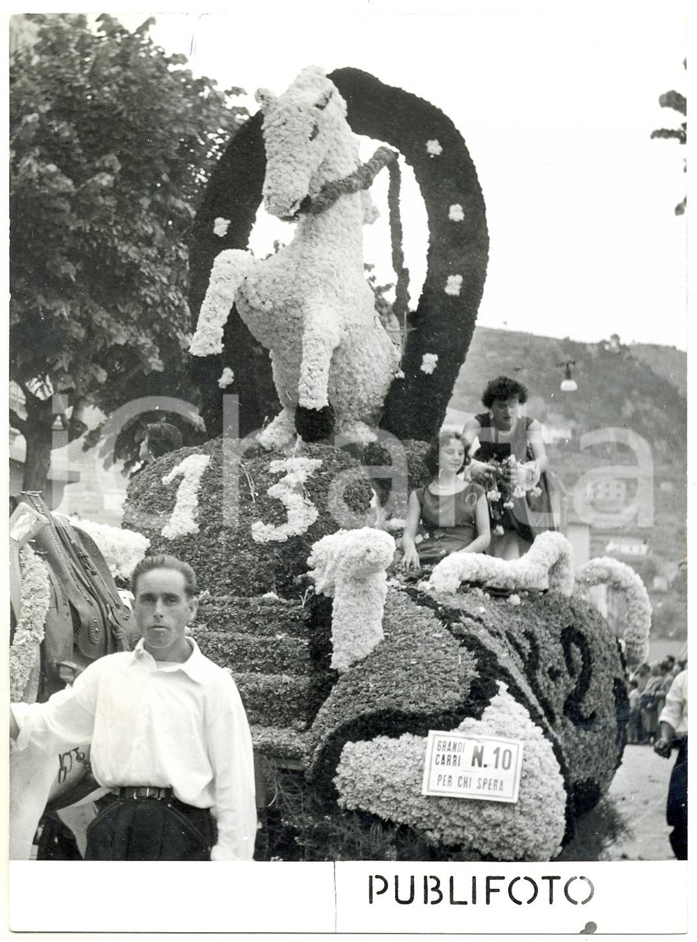 1954 VENTIMIGLIA (IM) BATTAGLIA DI FIORI - Tradizionale sfilata dei carri (1)