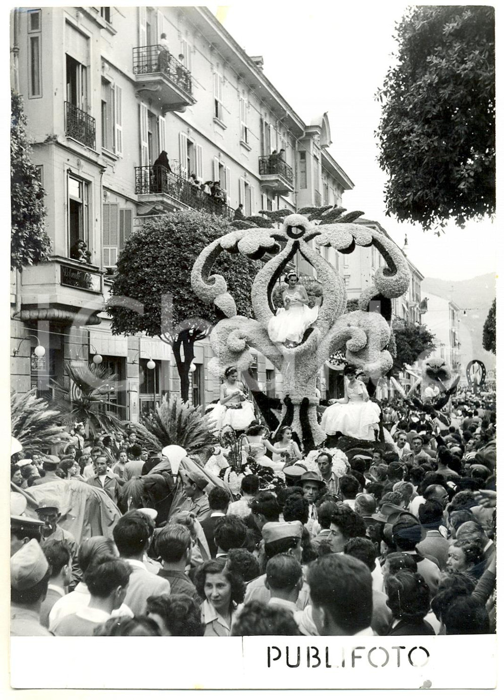 1954 VENTIMIGLIA (IM) BATTAGLIA DI FIORI - Tradizionale sfilata dei carri (5)