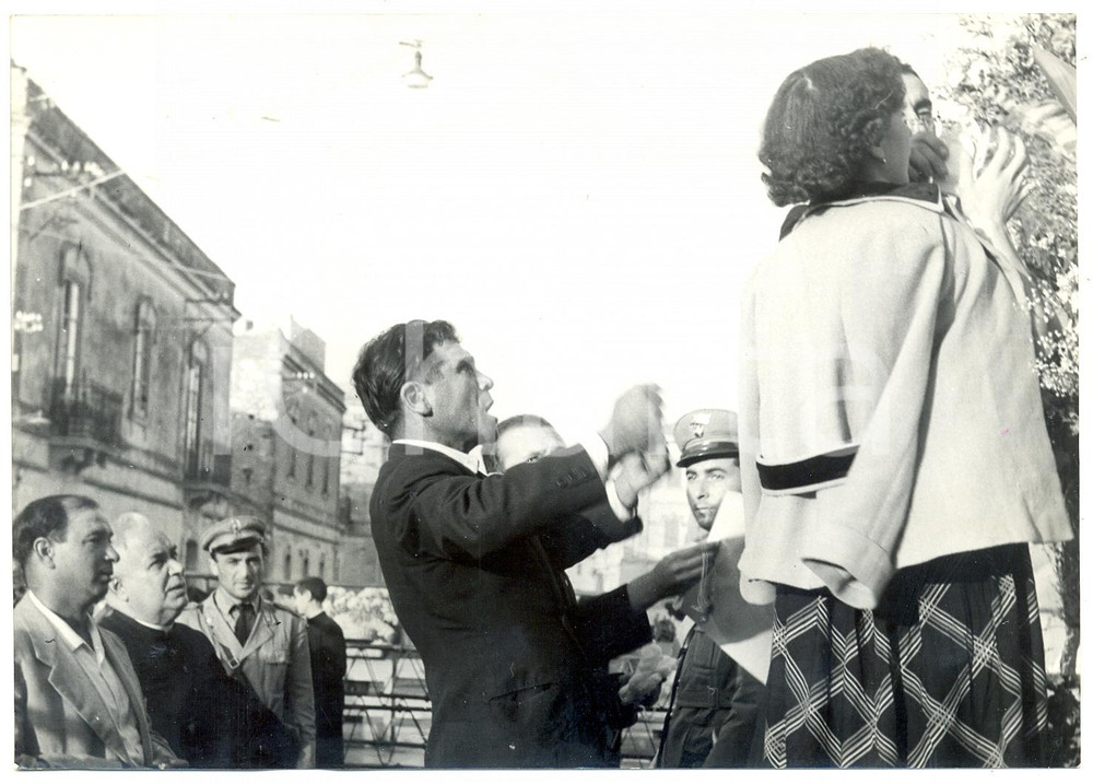 1960 ca SIRACUSA - Infermo si affida alla MADONNA DELLE LACRIME *Foto 18x13 cm