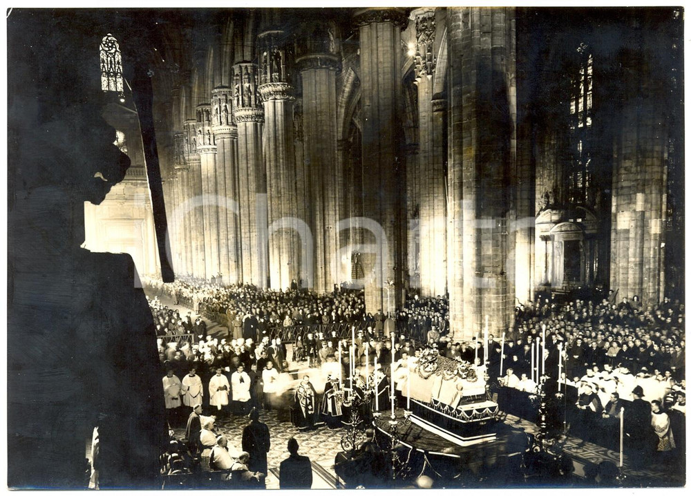 1957 DUOMO DI MILANO - Funerali Arturo TOSCANINI - Cattedrale gremita *Foto