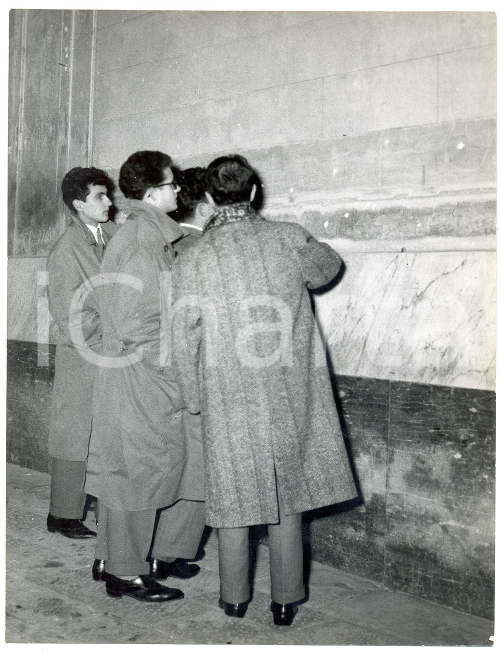 1955 BORDIGHERA Omicidio Salvatore TIMPANO - Ragazzi sul luogo del delitto