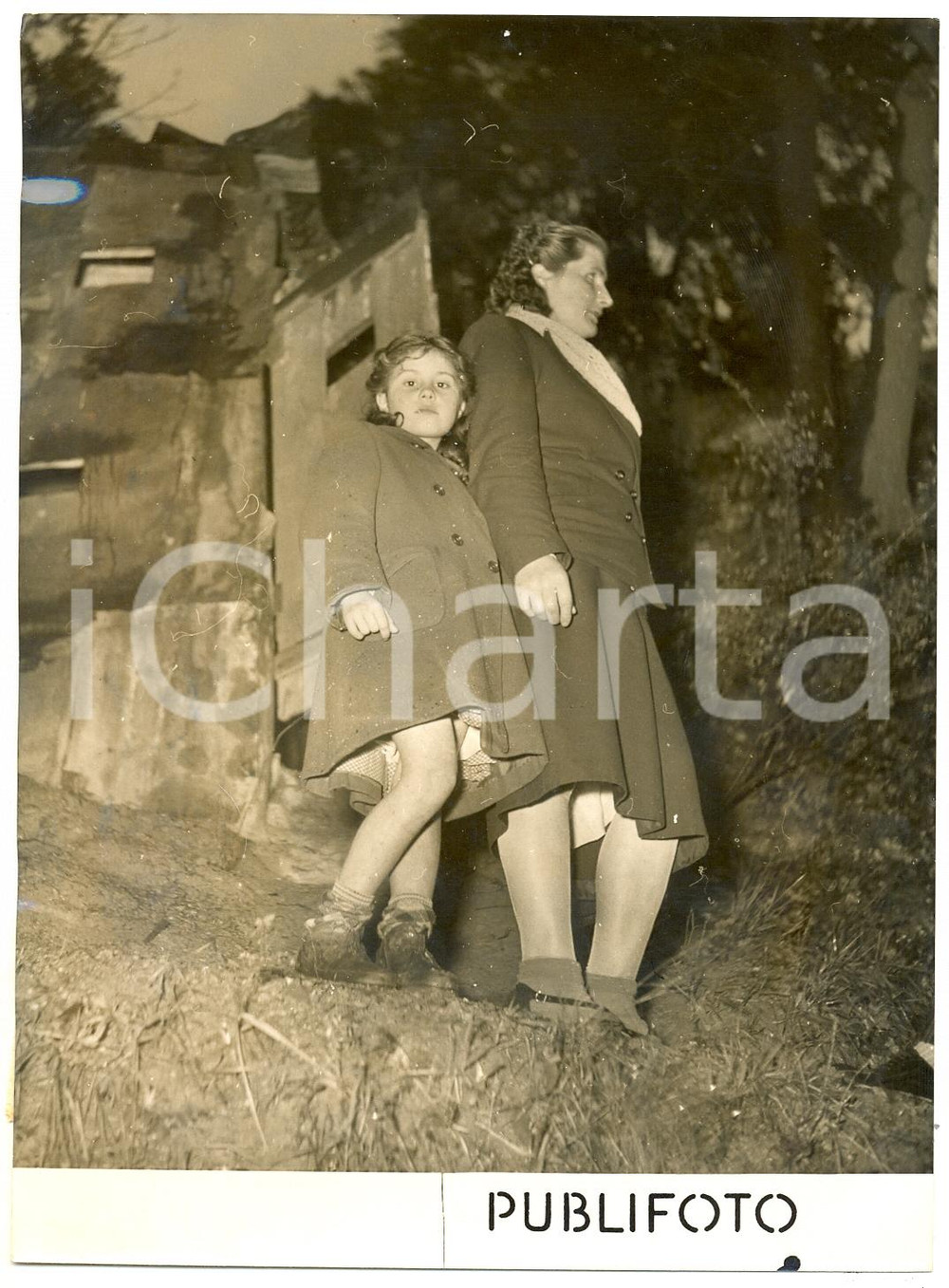 1955 ca CORNIGLIANO - Rapimento Cesare FESTELLI - Madre e sorella della vittima