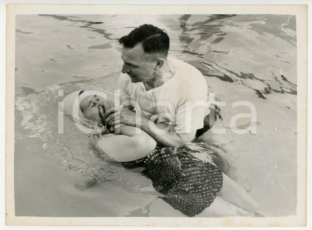 Fotografia d epoca originale 1961 LONDON Twickenham Baths  TESTIMONI DI GEOVA Battesimo per immersione 1 1