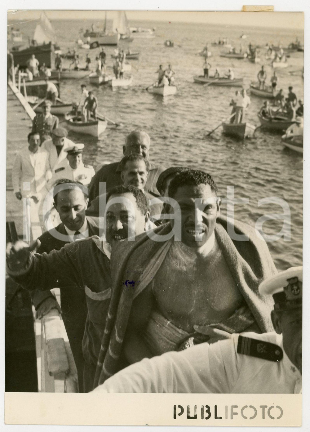 Fotografia d epoca originale 1954 NAPOLI  Hassan HAMMAD vince Maratona del Golfo CapriNapoli Foto 13x18 cm 1