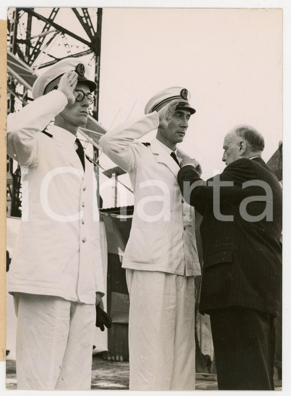 1953 FRANCE Jacques GAVINI décore HOUOT et WILM officiers de la LEGION D'HONNEUR