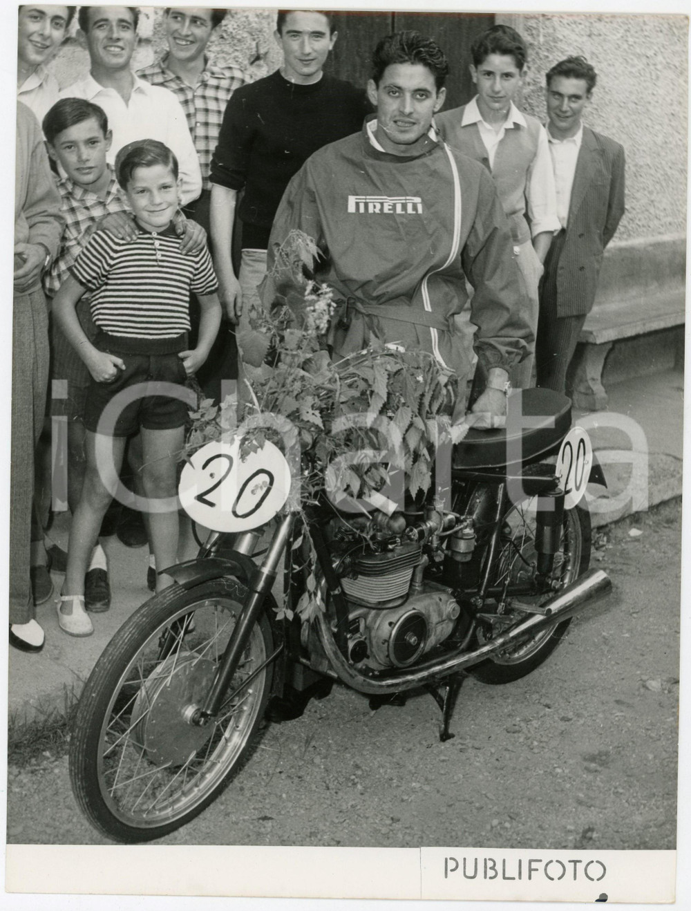 1954 MOTOCICLISMO Gara PONTEDECIMO-GIOVI - Il vincitore Martino GIANI (2) *Foto