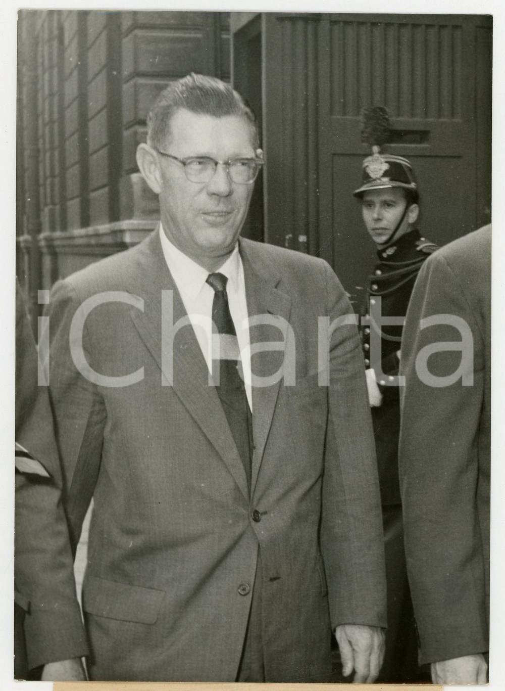 1959 PARIS Palais de l'Élysée - Arrivo di James HAGERTY Portavoce Casa Bianca