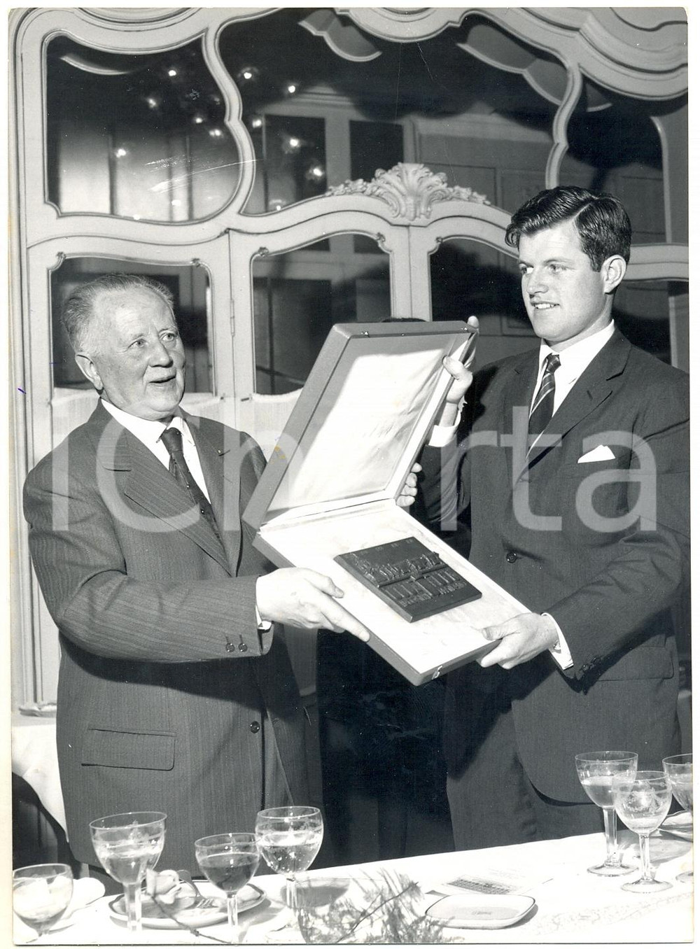 1961 MILANO Hotel Continental - Ted KENNEDY in visita ufficiale in Italia *Foto