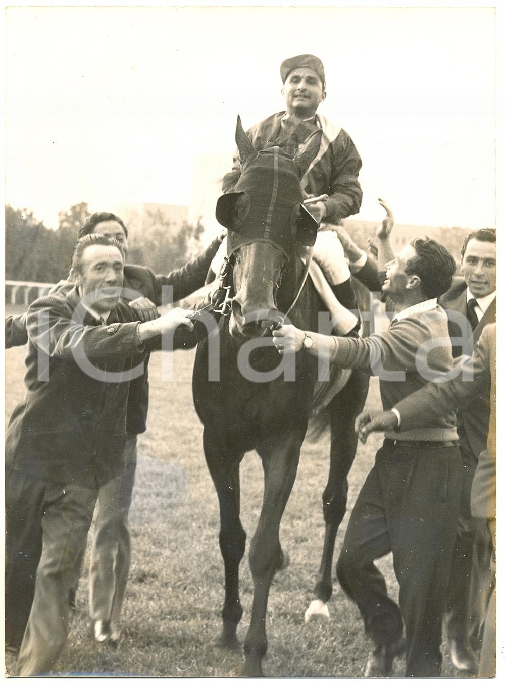 1956 ROMA Ippodromo Capannelle - Saverio PACIFICI vince DERBY su BARBA TONI