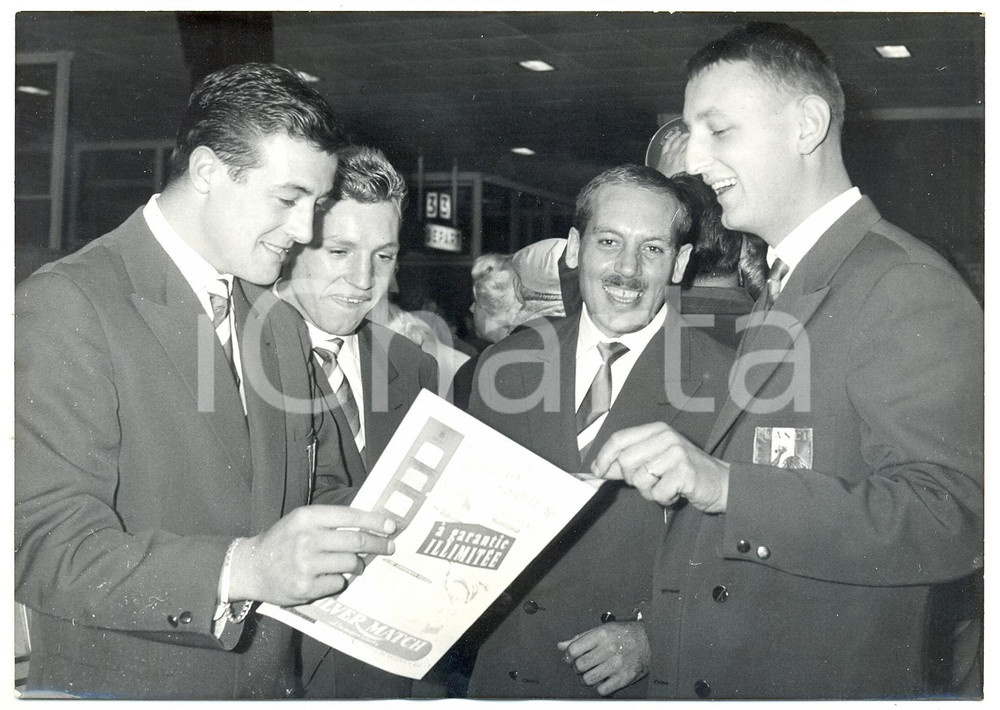 1959 PARIS Nuotatori francesi in partenza per Giochi del Mediterraneo di BEIRUT