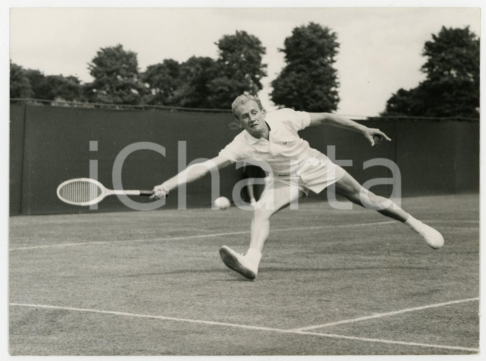 1960 BECKENHAM ENGLAND Open tennis tournament - Mikhail MOZER vs Jon DOUGALS