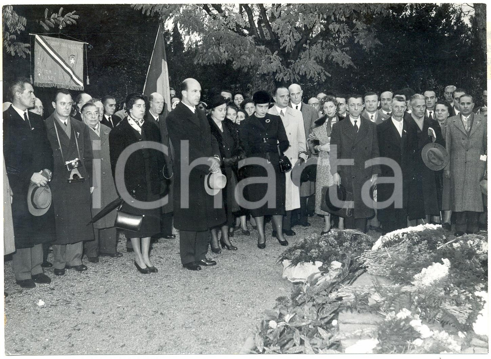 1954 MONTPELLIER Cimitero Saint-Lazare - Re UMBERTO II rende omaggio alla madre