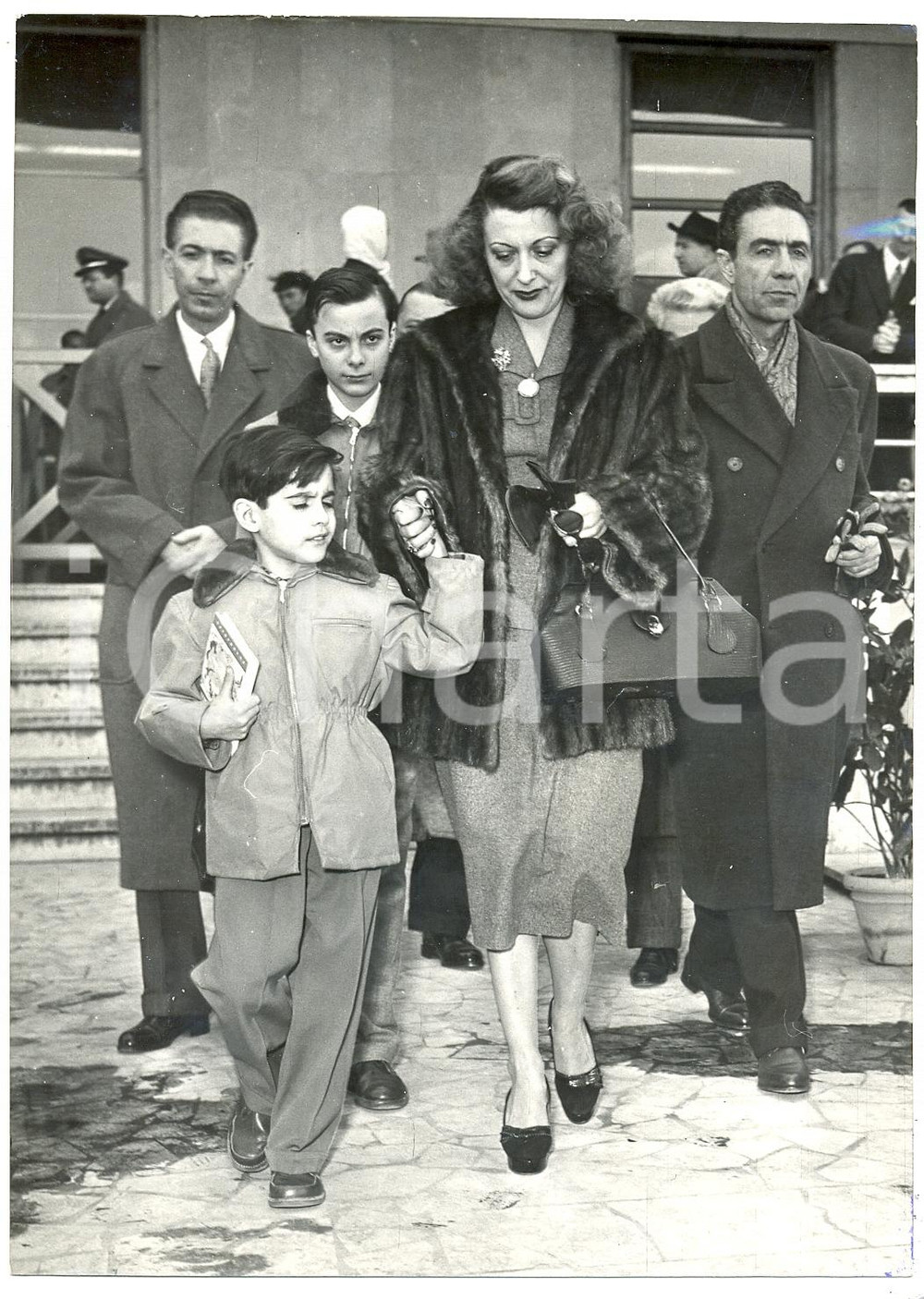 1955 ROMA - Principe IRAN Patrick Ali PAHLAVI con la madre Christiane CHOLEWSKI