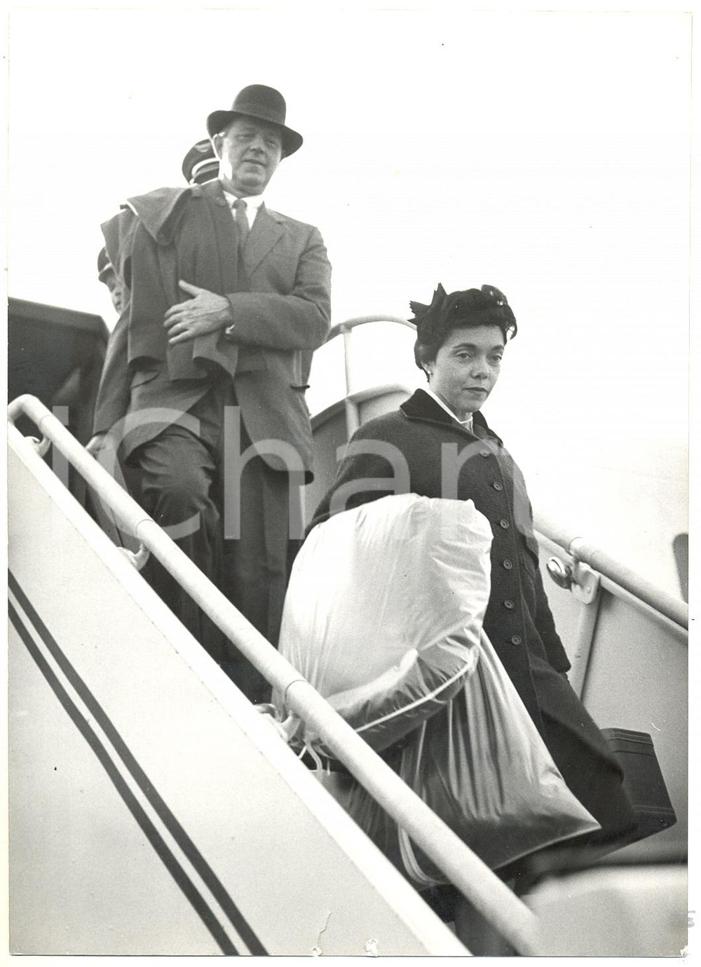1959 ROMA CIAMPINO - Arrivo di Erskine CALDWELL con la moglie Virginia MOFFETT