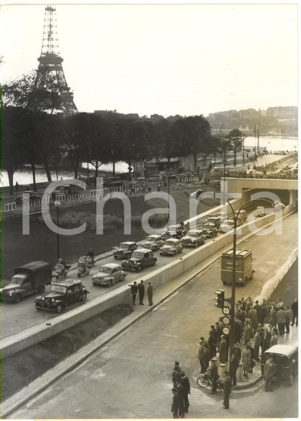 1956 PARIS Place de l'Alma - Ouverture du passage souterrain *Photo 13x18