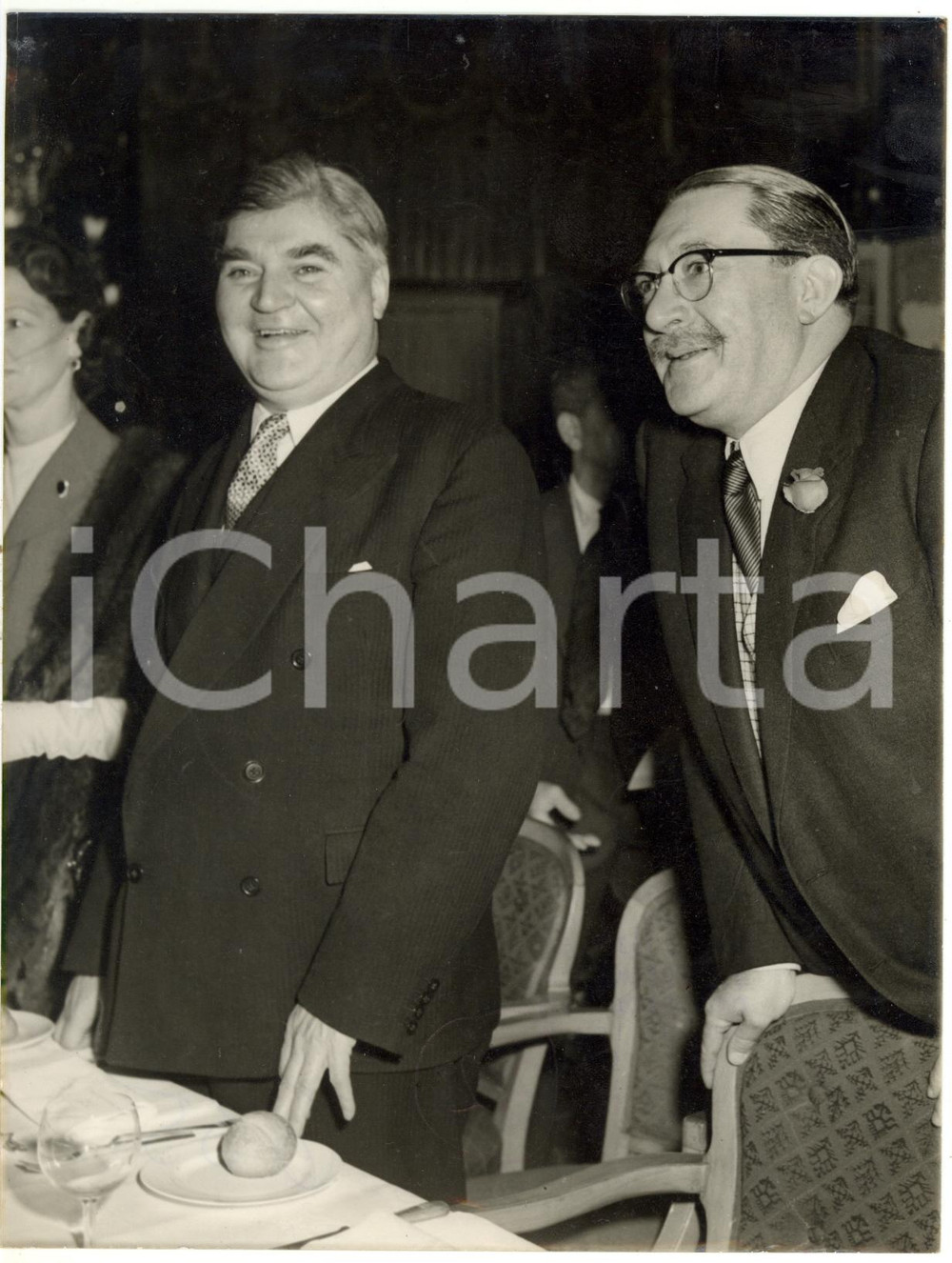 1953 LONDON Foyles Literary Luncheon - Aneurin BEVAN with Gilbert HARDING *Photo