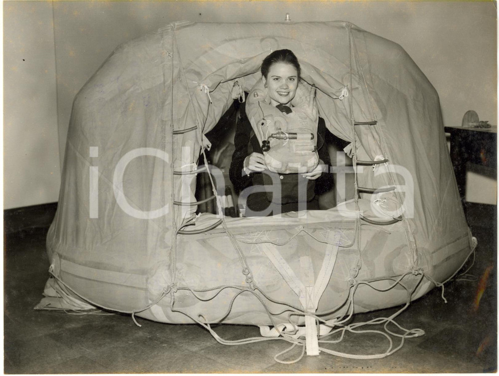 1955 LONDON Cory Brothers - Exhibition of inflatable lifesaving equipement