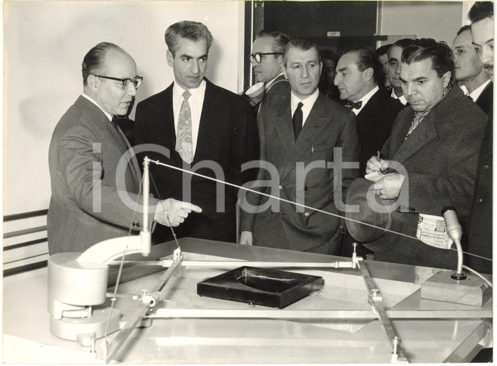 1958 SAN DONATO MILANESE - Shah Mohammad Reza PAHLAVI visita complesso ENI (2)