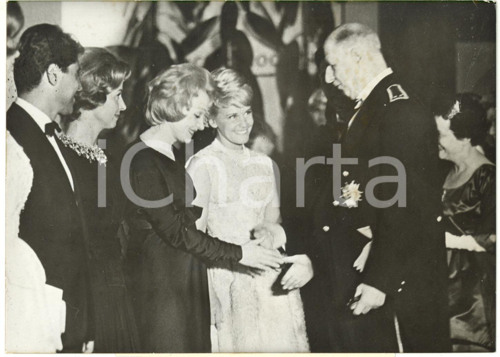 1960 PARIS - Charles DE GAULLE Maria SCHELL Marlene DIETRICH Danielle DARRIEUX