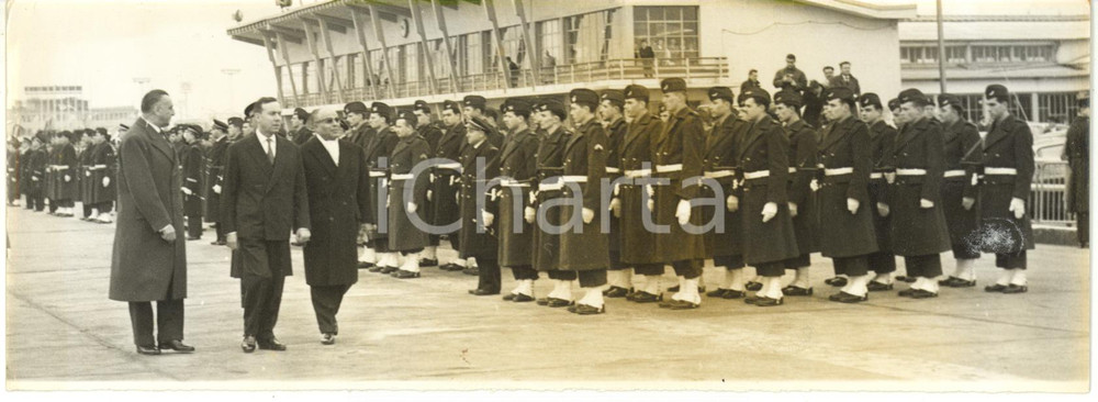 1961 PARIS ORLY - Détachement Armée de l'Air rendant honneurs à Habib BOURGHIBA