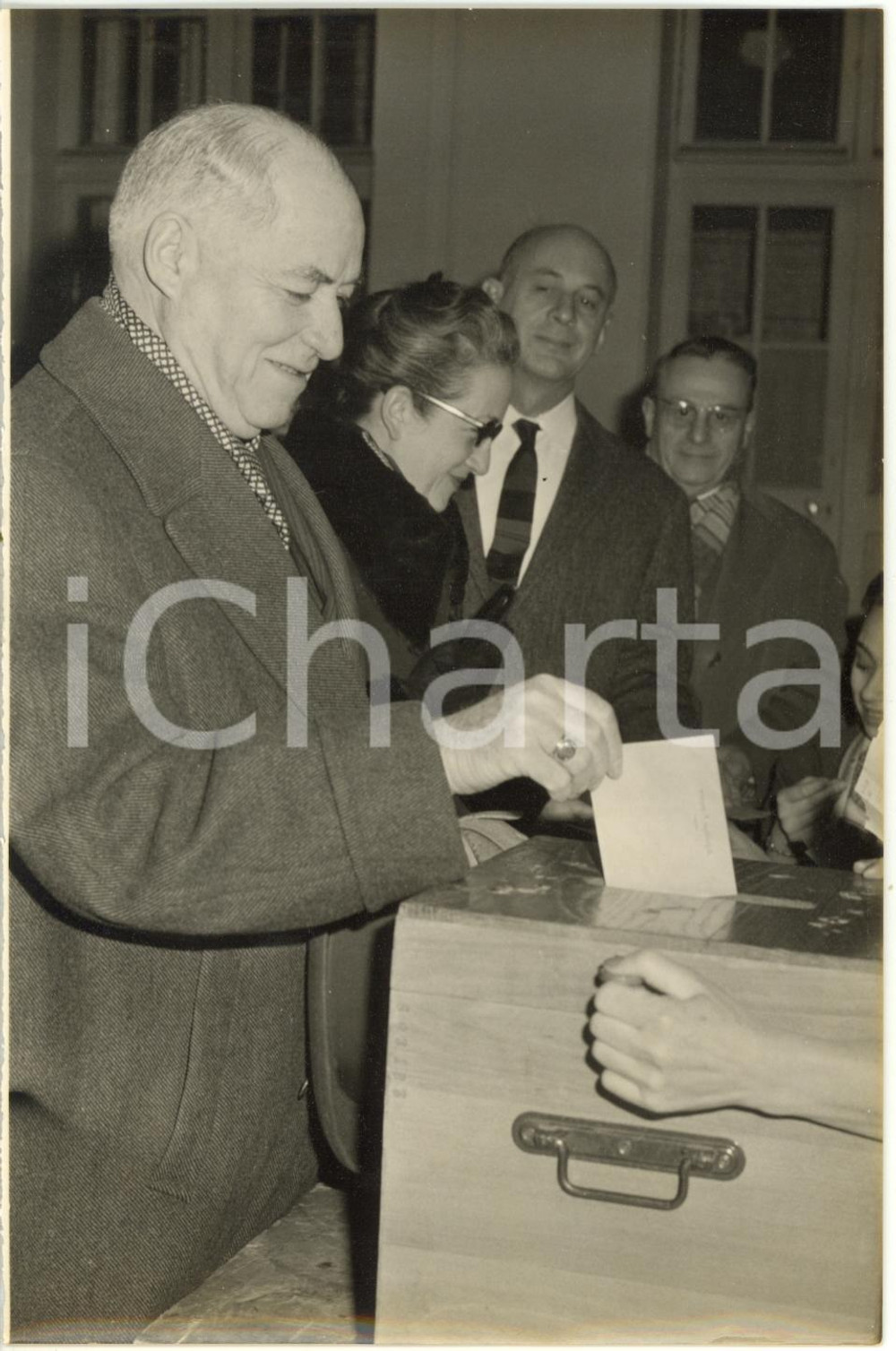 1961 PARIS - Maréchal Alphonse JUIN vote au Référendum autodétermination ALGÉRIE