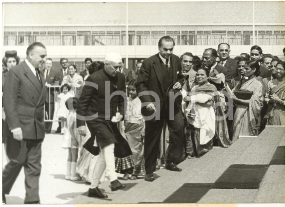 1960 PARIS ORLY - Primo ministro dell'INDIA Jawaharlal NEHRU con Louis JACQUINOT