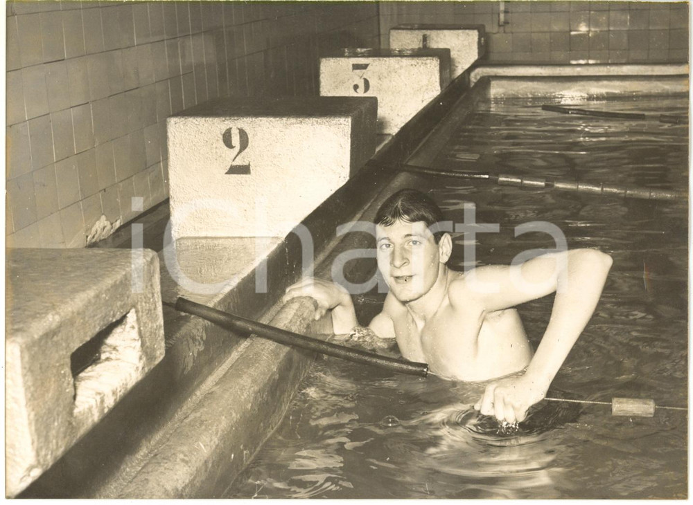 1956 ROMA Stadio Nazionale - NUOTO Paolo GALLETTI nuovo record nei 200 m dorso