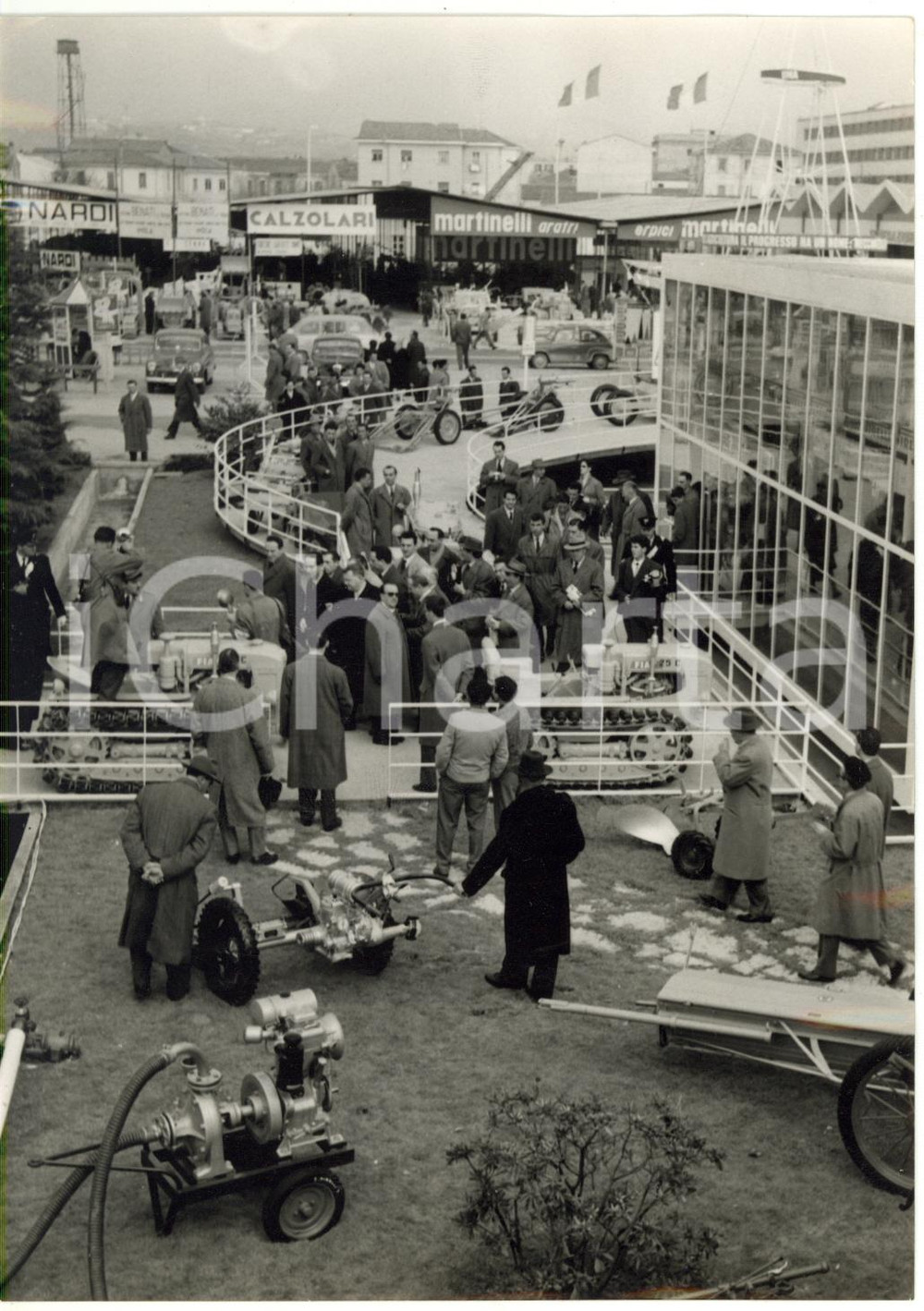 1957 59^ FIERA DI VERONA Inaugurazione - Vista dei padiglioni affollati *Foto