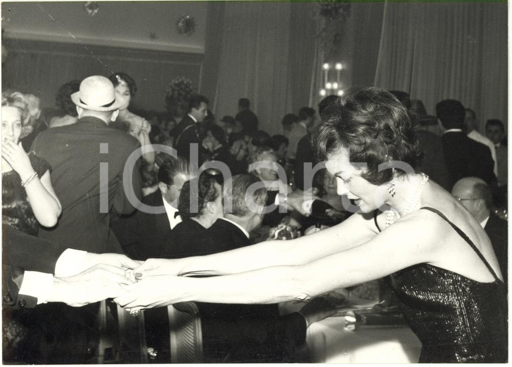1958 SAINT VINCENT Gala di Capodanno - Dawn ADDAMS balla durante il veglione