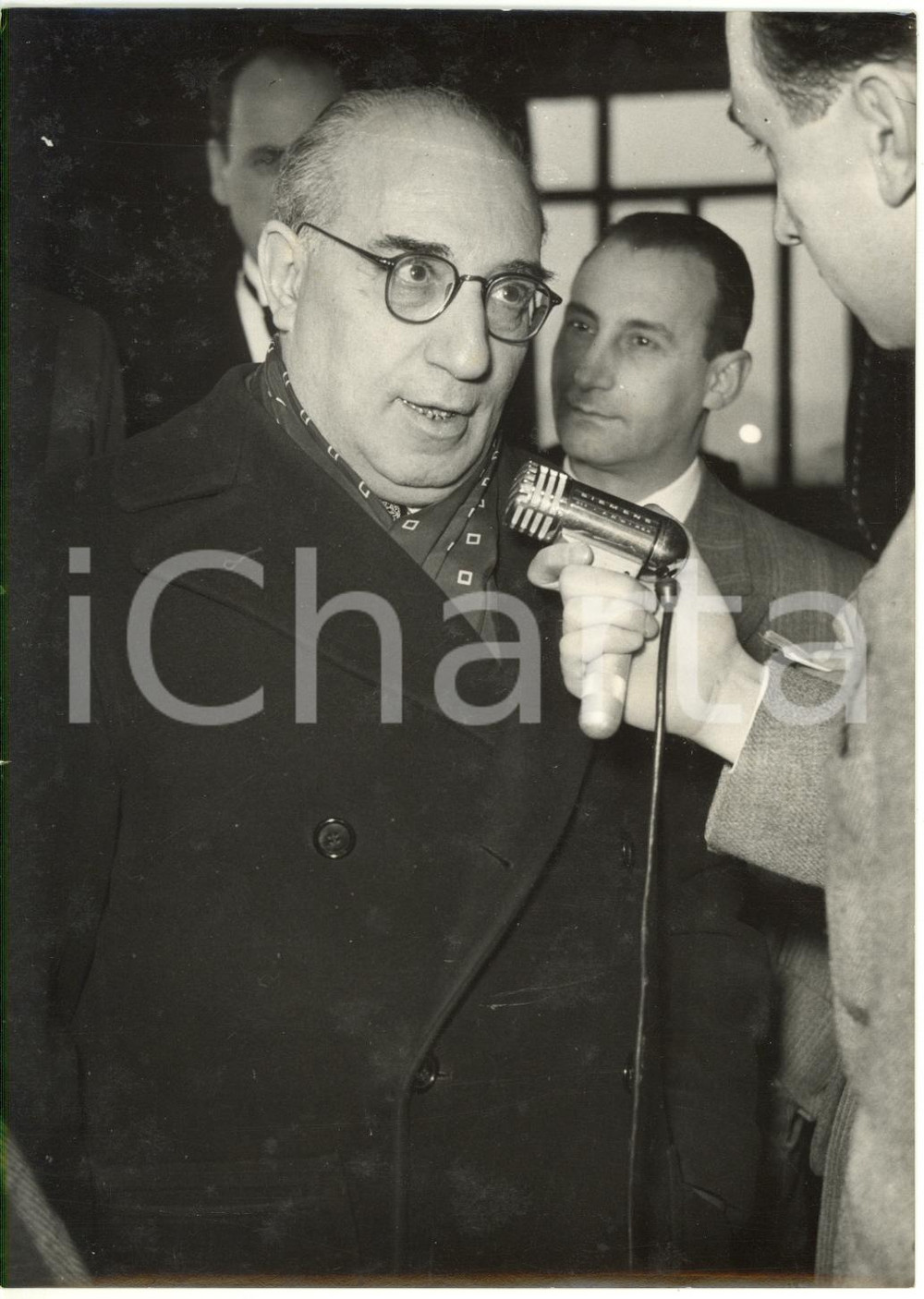 1954 ROMA QUIRINALE - Senatore Mauro SCOCCIMARRO intervistato da un giornalista