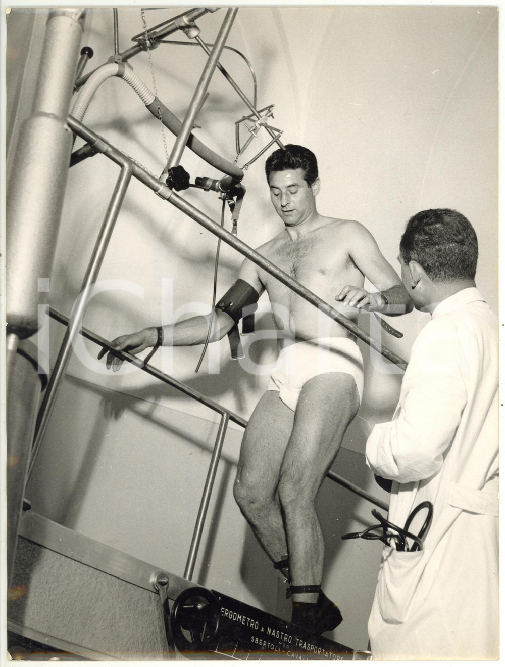 1960 MILANO CALCIO - INTER Lorenzo BUFFON durante le visite mediche *Foto 18x24